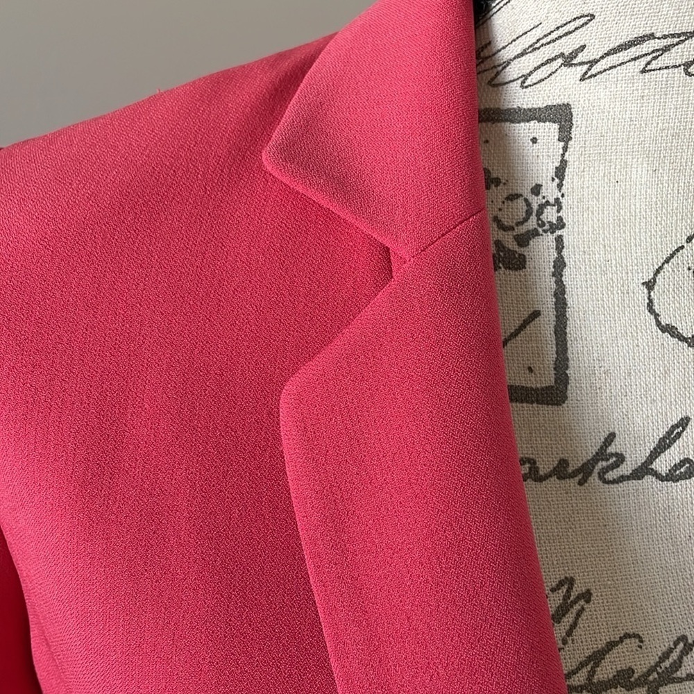 EUC Tahari Women’s Petite Hot Coral Blazer 3/4 sleeves in size 4 - Picture 3 of 7